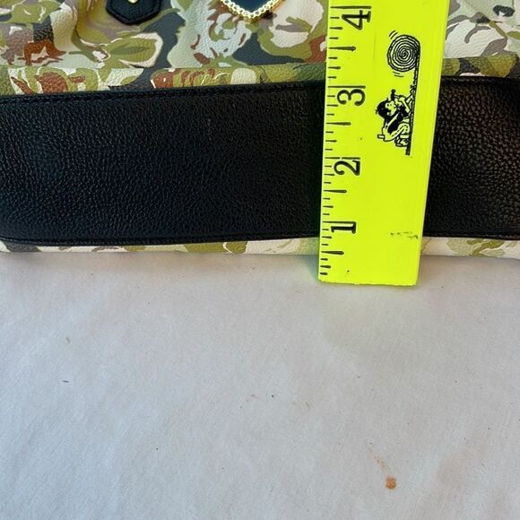 Betsey Johnson Gold Chain Strap Shoulder Bag Purse Crossbody - Picture 11 of 13